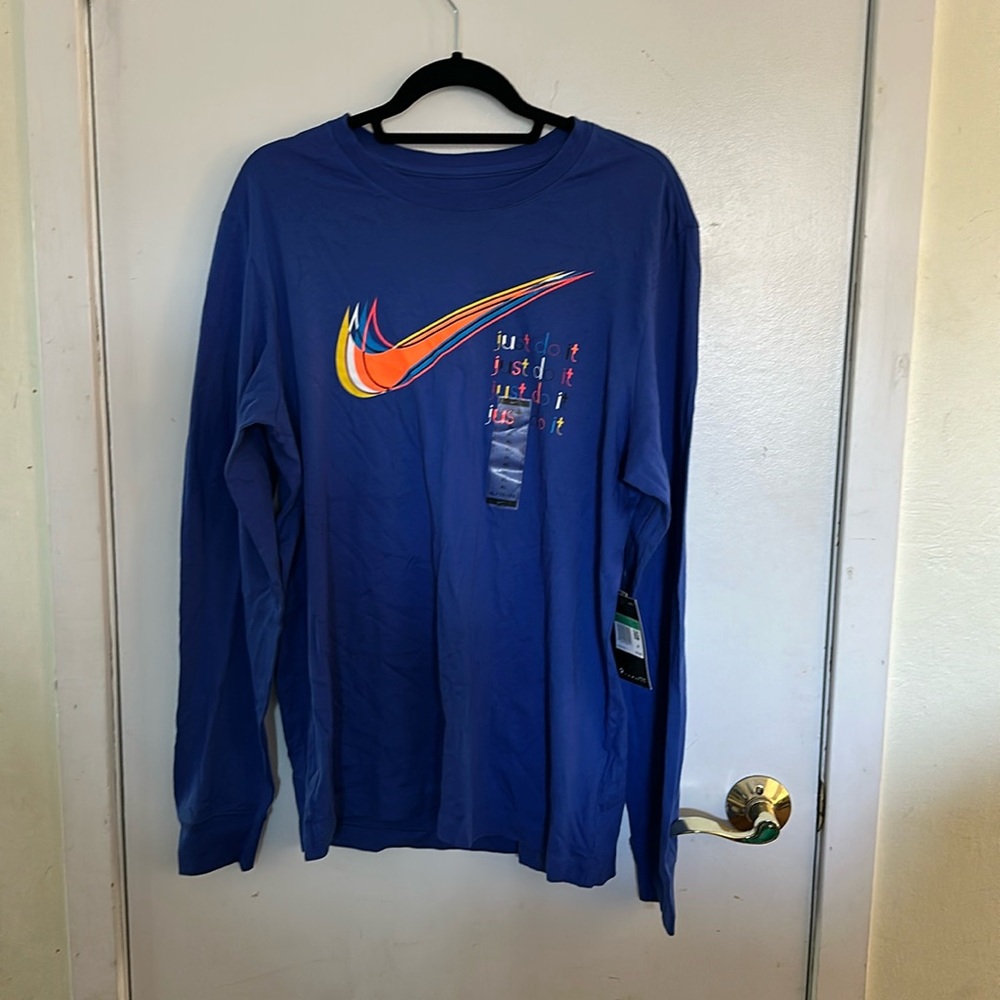NWT Nike Men’s Multi Color Repeated Swoosh Logo LS T Shirt Just Do It Size XL